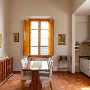  Appartamento Lovely One Bedroom Nearby Ponte Vecchio Italia